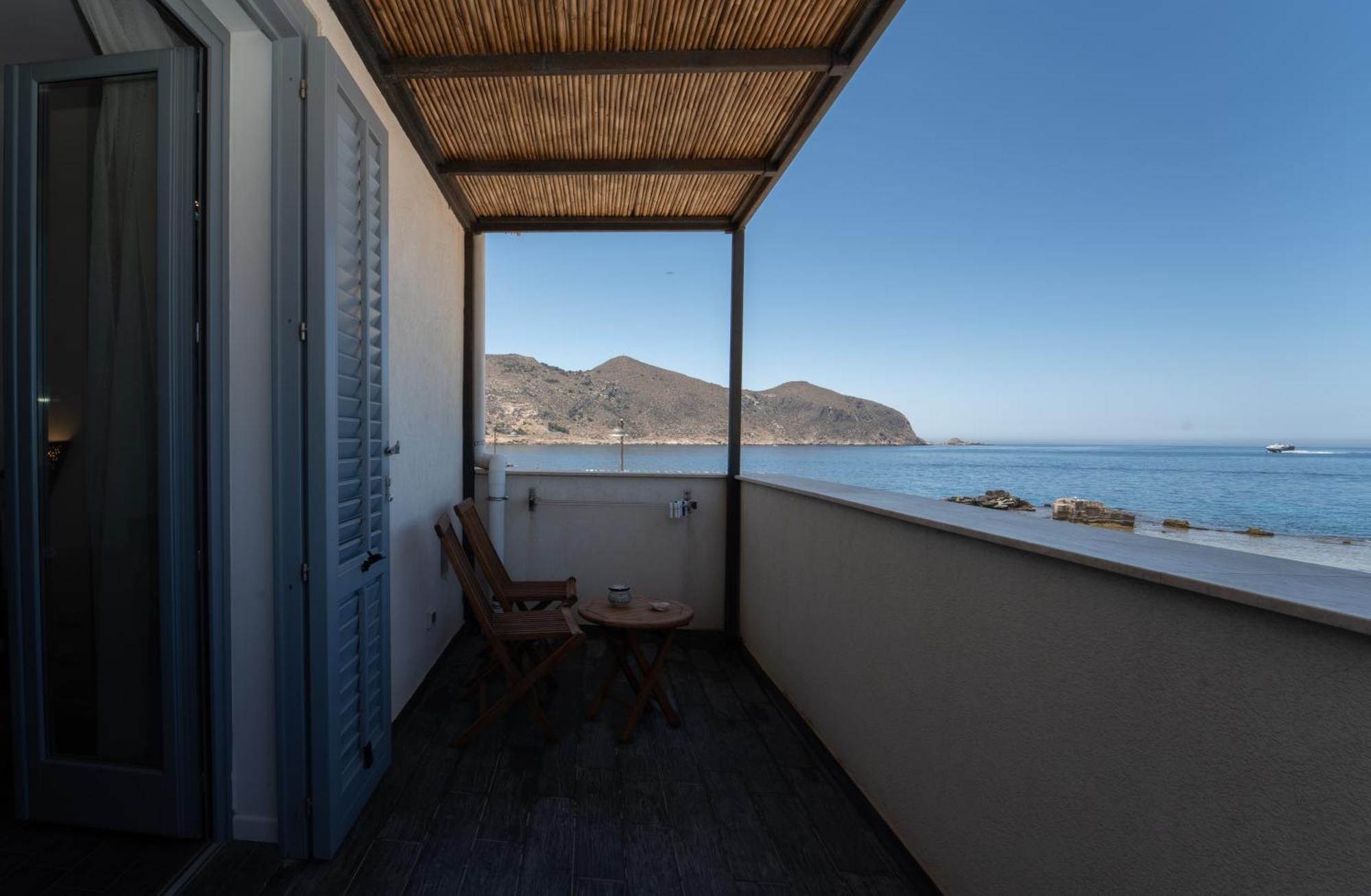 Ajamola Hotell Favignana Exteriör bild