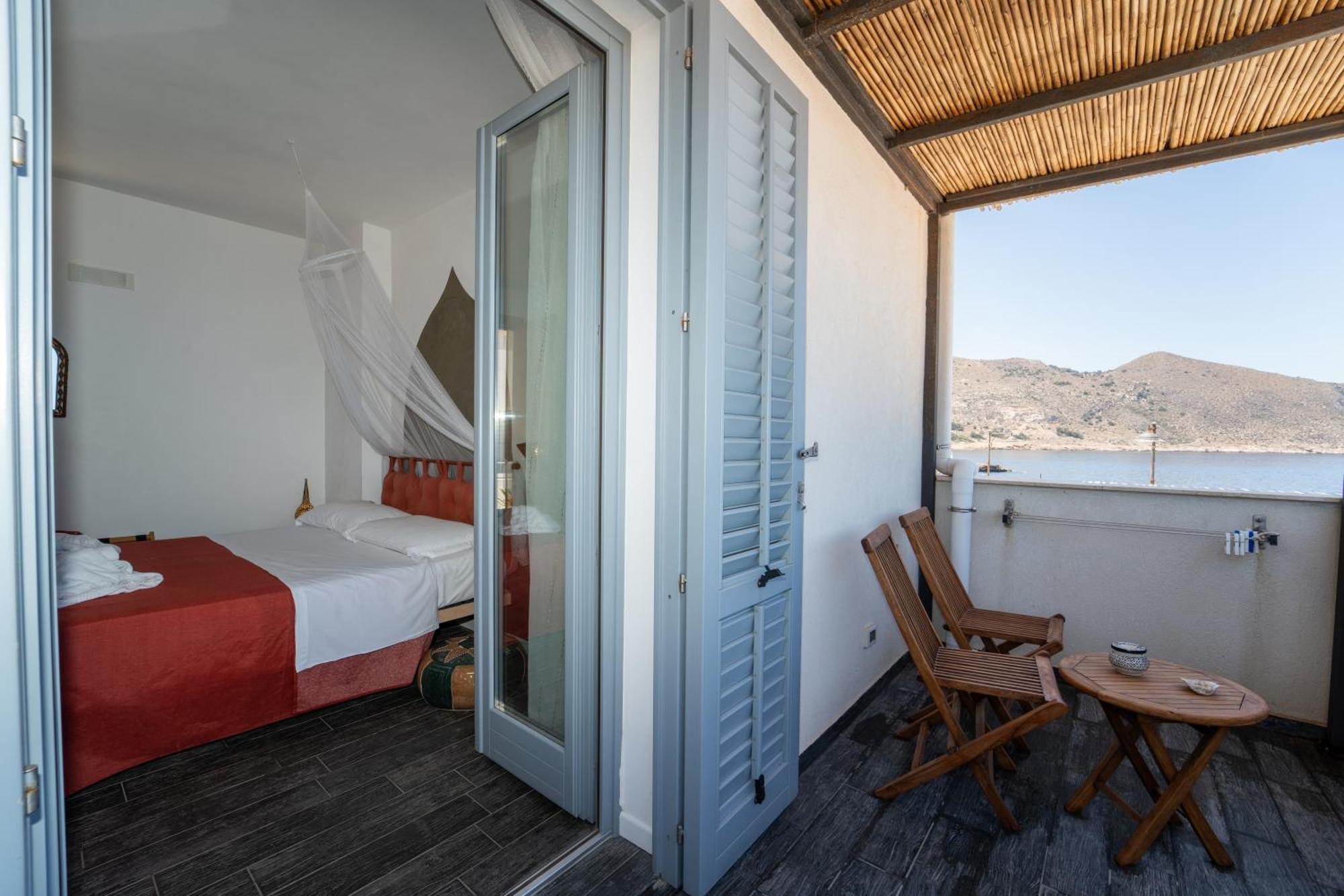 Ajamola Hotell Favignana Exteriör bild