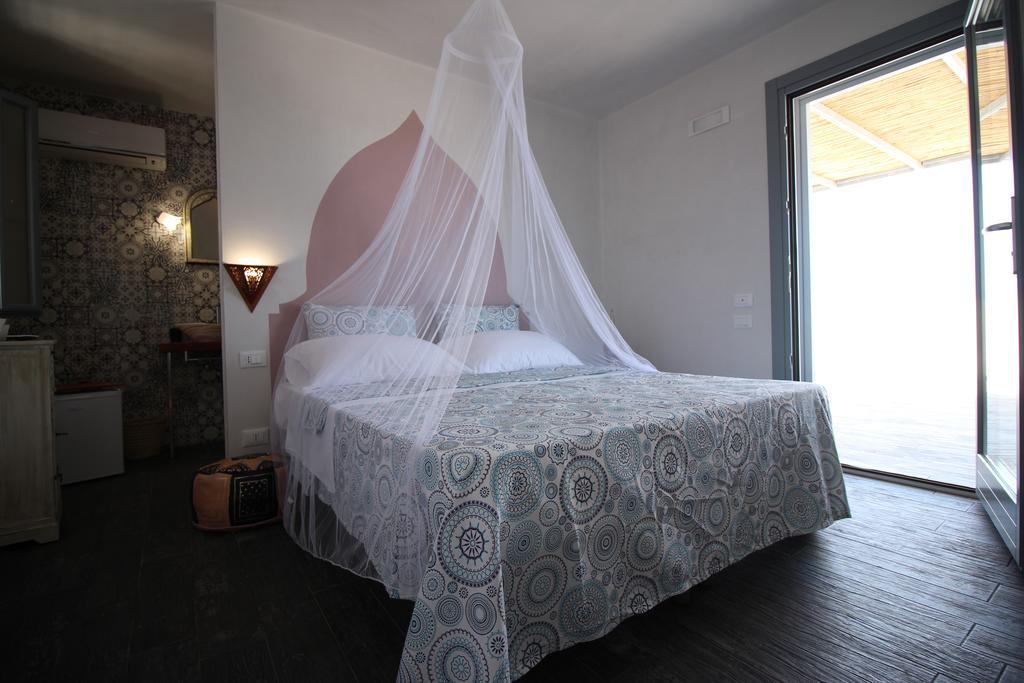 Ajamola Hotell Favignana Exteriör bild